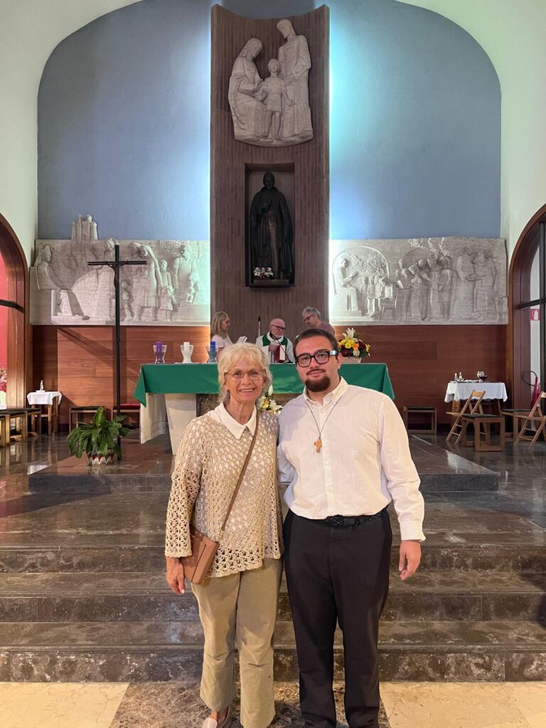 Bon camí, Joan! Un antic alumne inicia l'aspirantat als Fills de la Sagrada Família